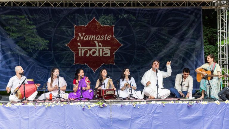 BEYOND THE MIND   O seară de OM Chanting și Kirtan